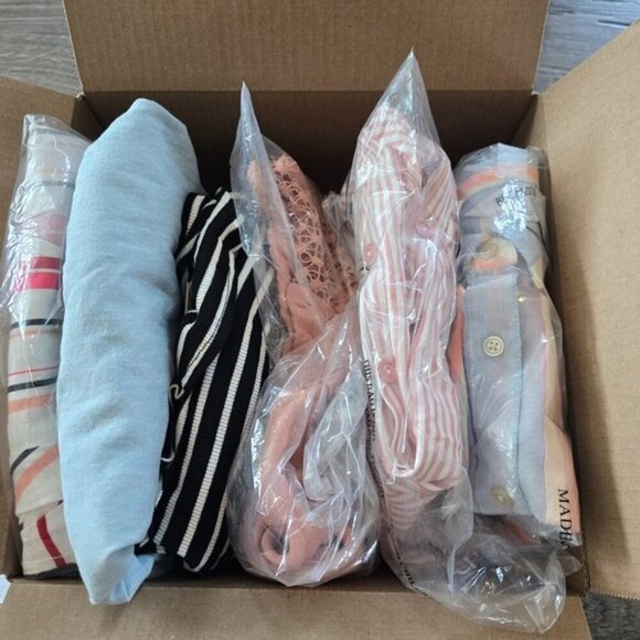 Spring Themed Mystery Box Womens Size Medium - Picture 2 of 4